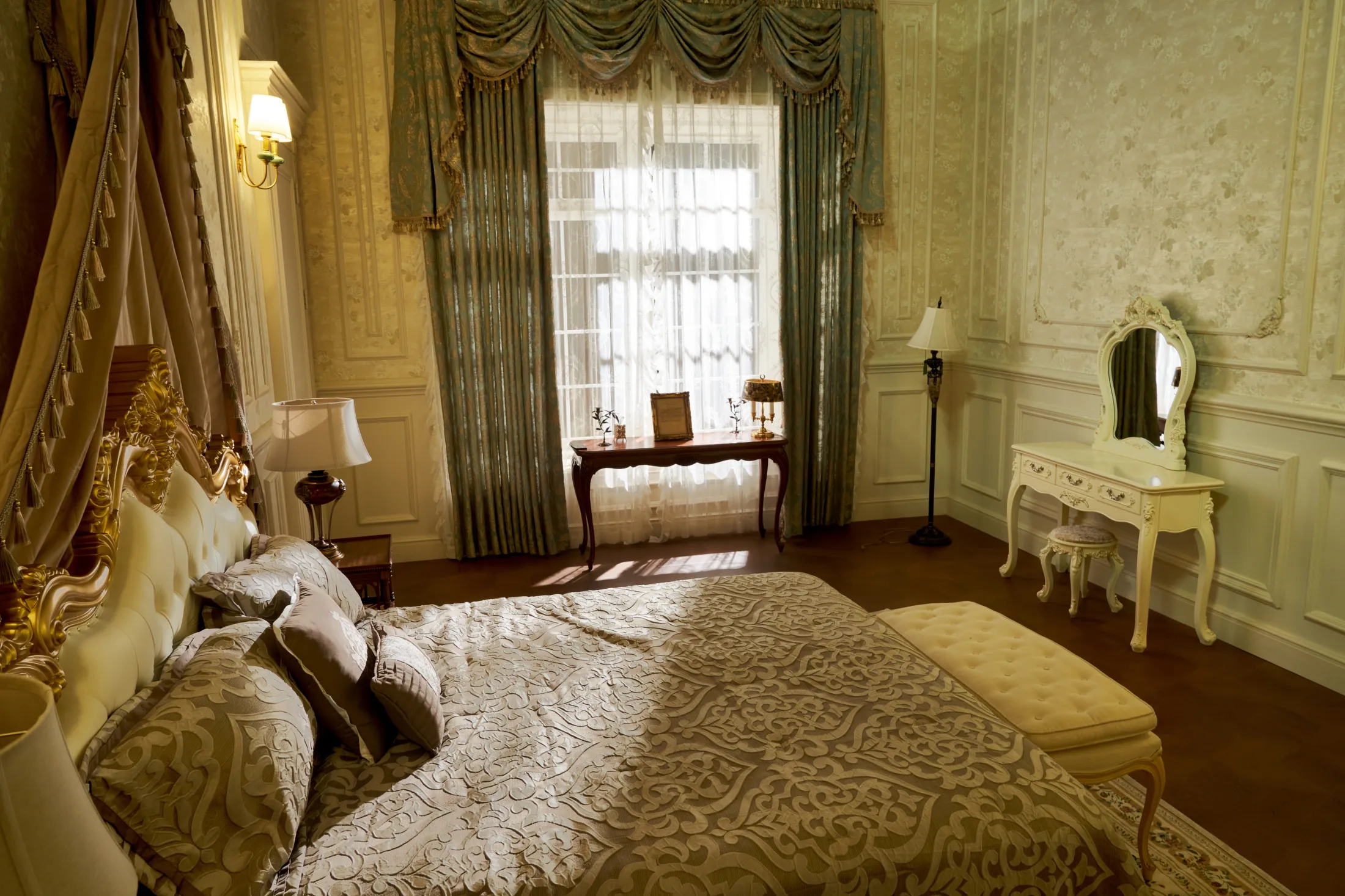 The Bedroom — photograph 03