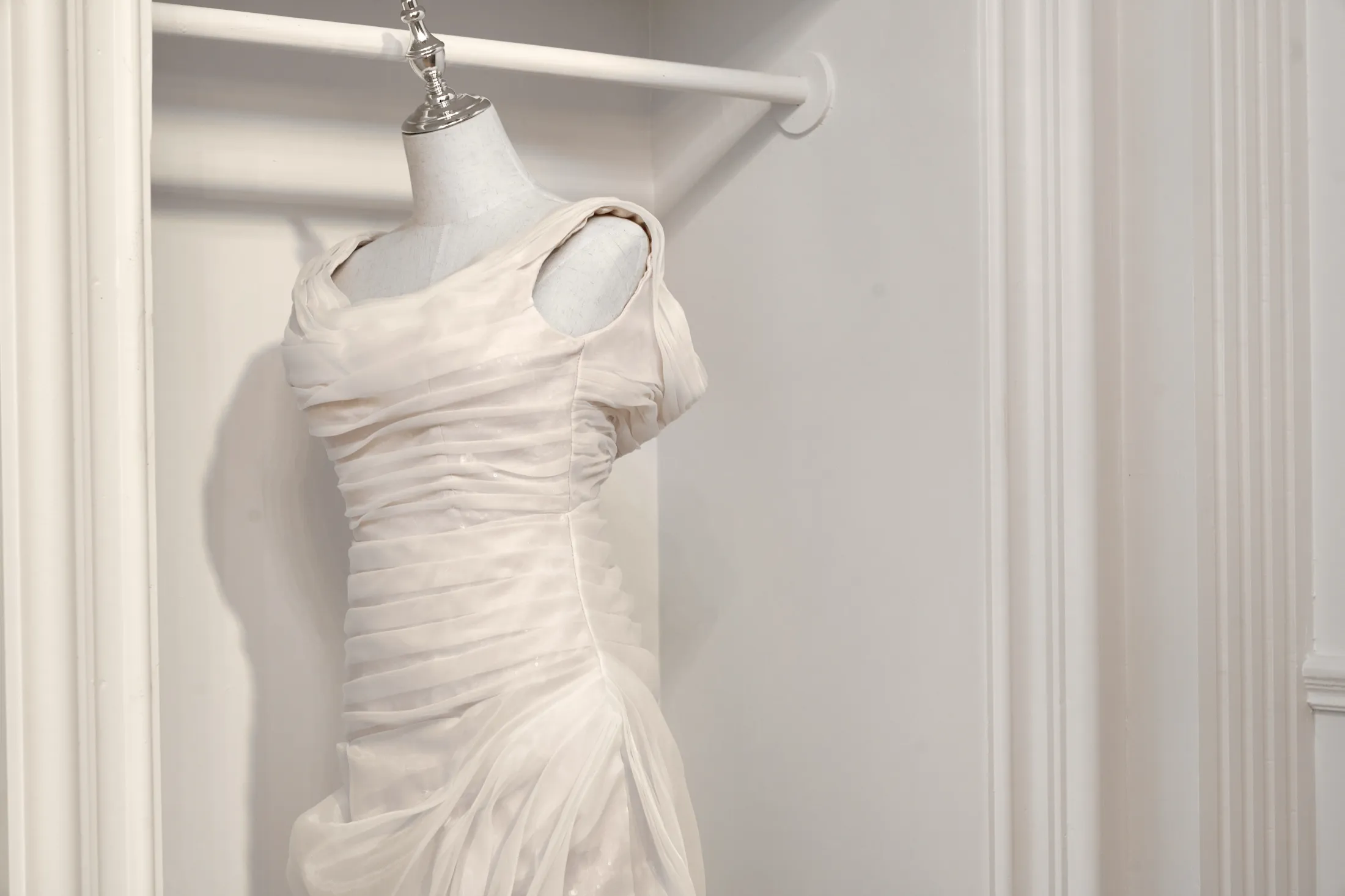 The Bridal Shop — photograph 04
